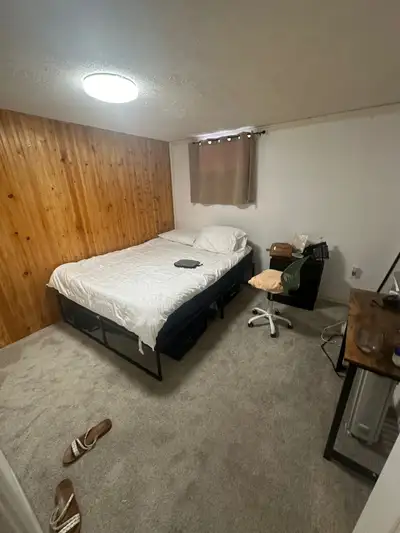 2 bedroom available for rent near college and transit