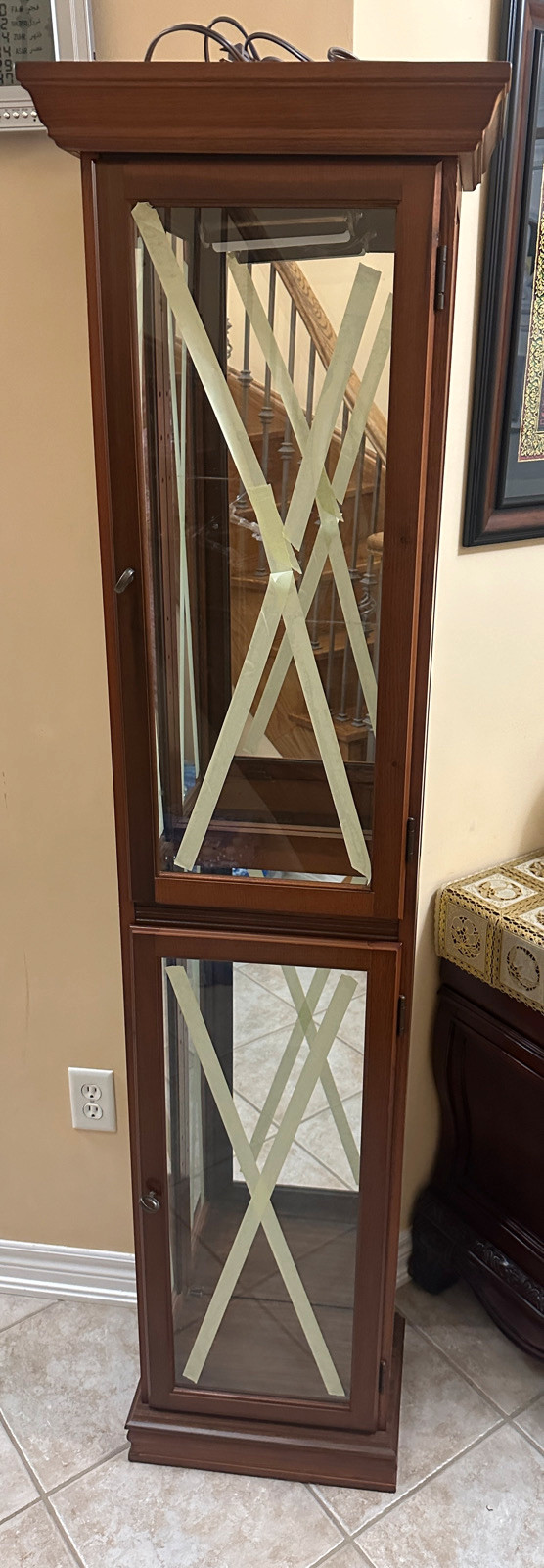 Display/Curio Cabinet,Vintage brown storage ottoman in Hutches & Display Cabinets in Mississauga / Peel Region - Image 4