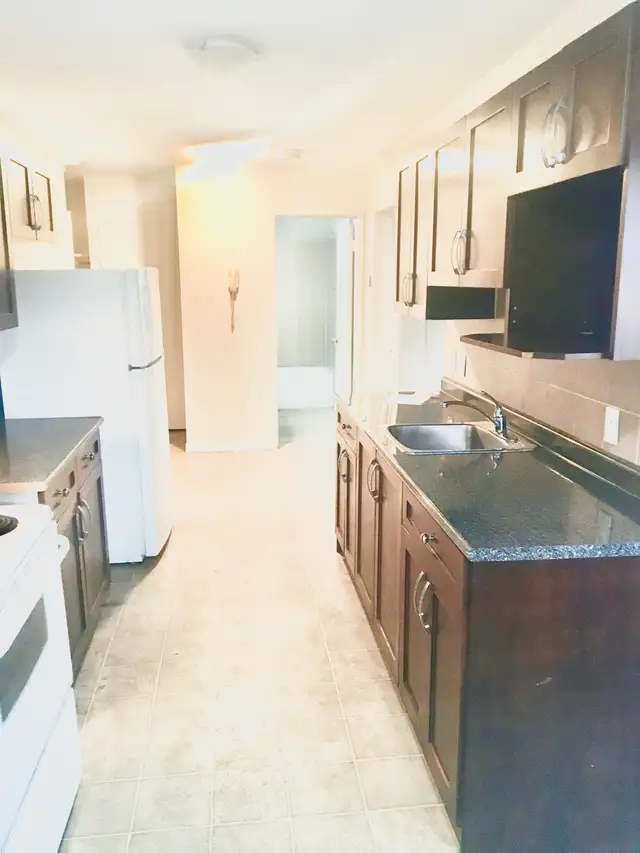 3 bdr apartment Universe Area $1750