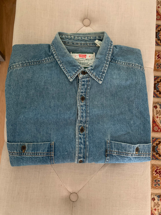 Vintage Levis Denim Sleeveless Shirt Size L  Excellent condition in Men's in City of Toronto - Image 2