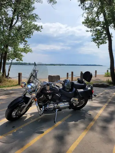 Selling my 2001 Yamaha V-Star 1100 Classic motorcycle. I've had it for years with lots of great memo...