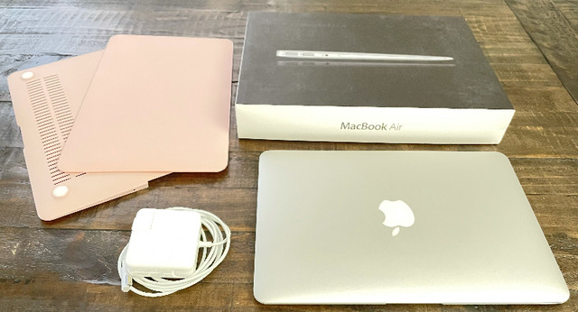 MacBook Air 11-inch in Laptops in Calgary