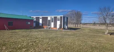 Tiny home for rent. With a lot of parking. Big outdoor space. 500 meter of highway 138 Very quiet, w...