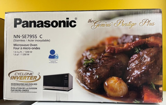 Panasonic 1.6 cu. ft. Countertop Microwave Oven in Microwaves & Cookers in Mississauga / Peel Region