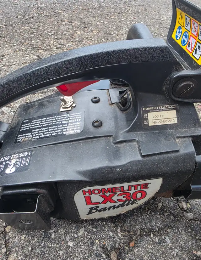 String Trimmer Leaf Blower Chainsaw in Outdoor Tools & Storage in Oshawa / Durham Region - Image 6