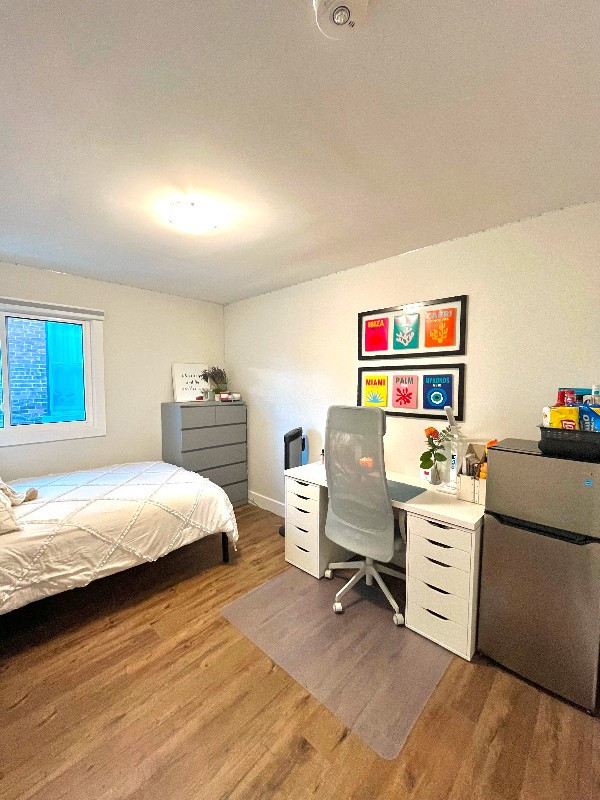 LUXURY SUBLET - Kingston ON - large top floor fully furnished in Room Rentals & Roommates in Kingston - Image 4