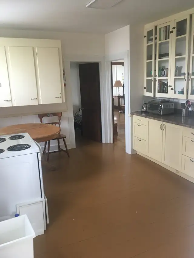 Bright, spacious apartment in the heart of Chester. in Short Term Rentals in Bridgewater - Image 4