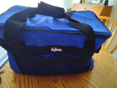 NEW LARGE NAVY BLUE SOFT SIDED COOLER BY IGLOO ... Collapsible Soft Sided Cooler - Large Lunch Coole...