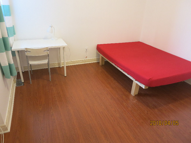 Downtown College/Bathurst, Big Basement room, furnished  $1200/M in Room Rentals & Roommates in City of Toronto