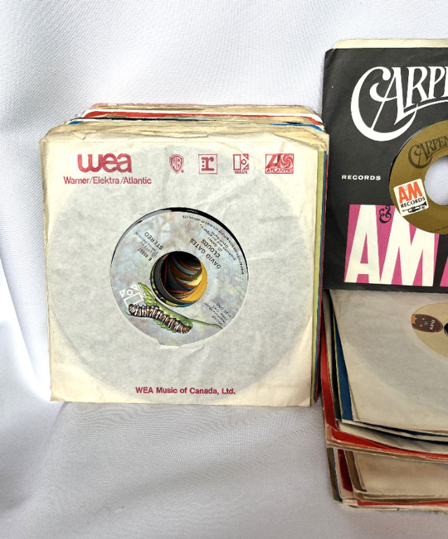 66 Vintage 45 RPM Records - all in good condition in Arts & Collectibles in City of Halifax - Image 2