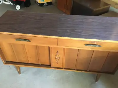 Buffet vintage, View more
