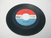 Les Lutins - Petite fille /Trop jeune pour aimer (1965) 45 tours