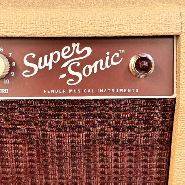 Fender Super Sonic 22 Blonde Combo 1 x 12 Speaker in Amps & Pedals in Winnipeg - Image 4