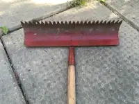 Yard tools / rake / hoe / pick axe 