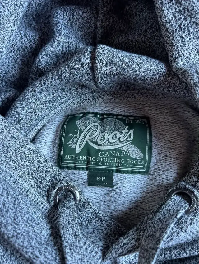 Roots Hoodie in Women's - Tops & Outerwear in City of Halifax - Image 4