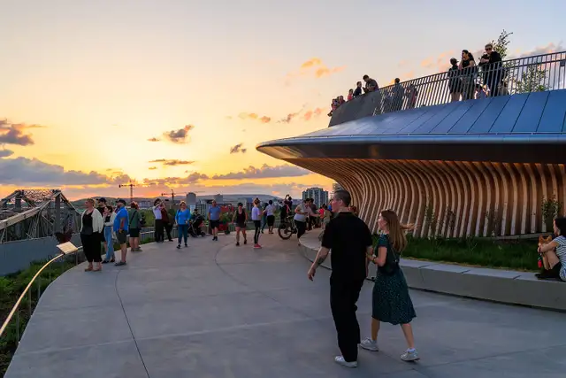 Looking for a Friend / amie64230815774081120