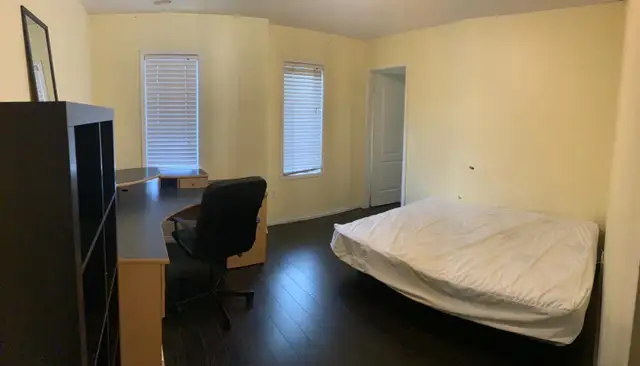 York University Village - Large Room for rent in Room Rentals & Roommates in City of Toronto - Image 8