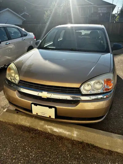 2005 Malibu MAXX Only 193000 kms Only 68/month to plate 3.5 L V6 FWD 4 Speed Automatic Good tires Cr...