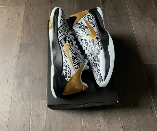 Nike Kobe 5 Protro Big Stage Parade - Size 10.5 in Men's Shoes in City of Toronto - Image 2