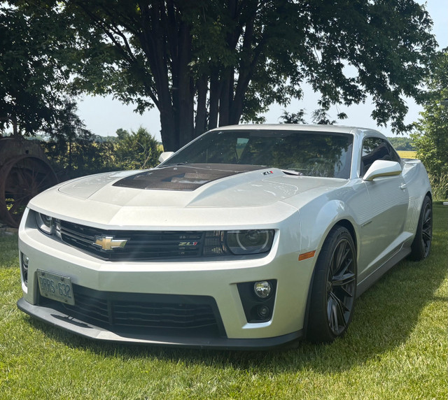 2014 Camaro ZL1 in Cars & Trucks in Leamington - Image 3