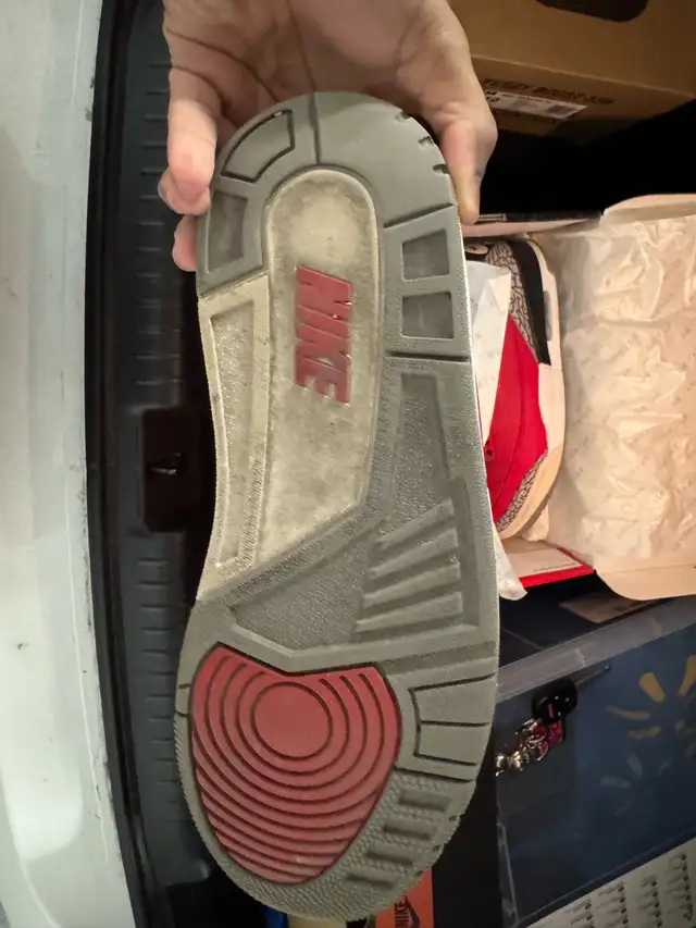 Air Jordan 3 SE Unite, Size 10 in Men's Shoes in City of Toronto - Image 5