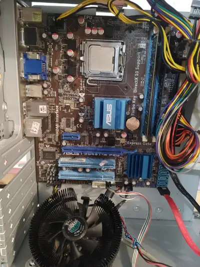 ASUS Desk Top Motherboard with Intel Core-2 Quad w Cooling Fan, View more