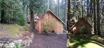 Two Bedroom Cottage with Arts Studio/trails/fire-pit/catering option April 2nd or 15th (start date/a...