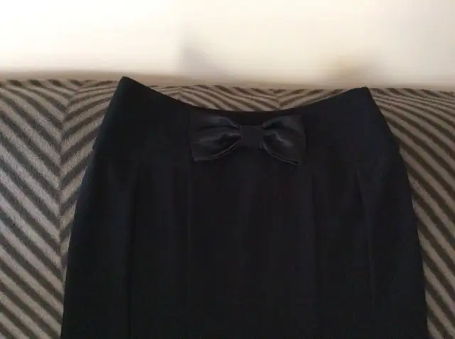 Jupe noire « Joseph Ribkoff » pour femme in Women's - Dresses & Skirts in Saguenay - Image 3