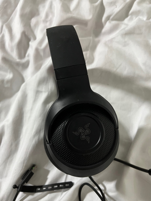 Razer Kraken V3 Gaming Headset in Headphones in Cape Breton