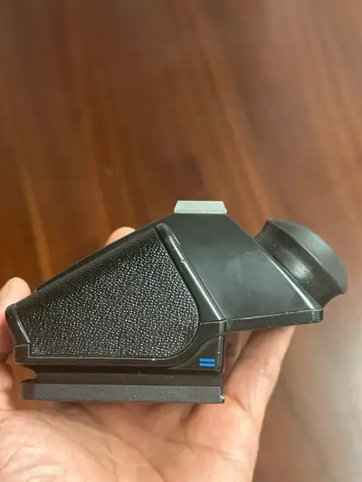 Capture your shots with precision using this Hasselblad PM5 Prism Viewfinder, a quality accessory de...