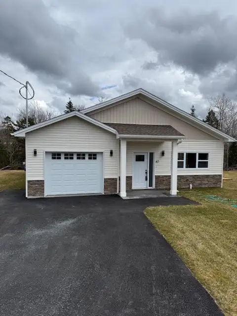 BRAND NEW IN MIDDLE SACKVILLE628643775834911225