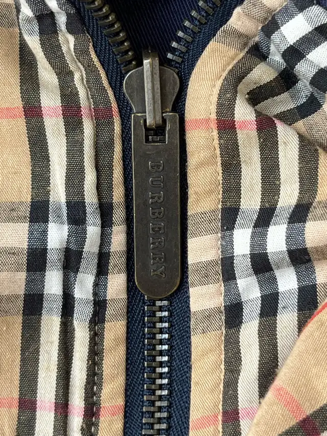 RARE Burberry Reversible Nova Check Jacket M in Men's in Markham / York Region - Image 6