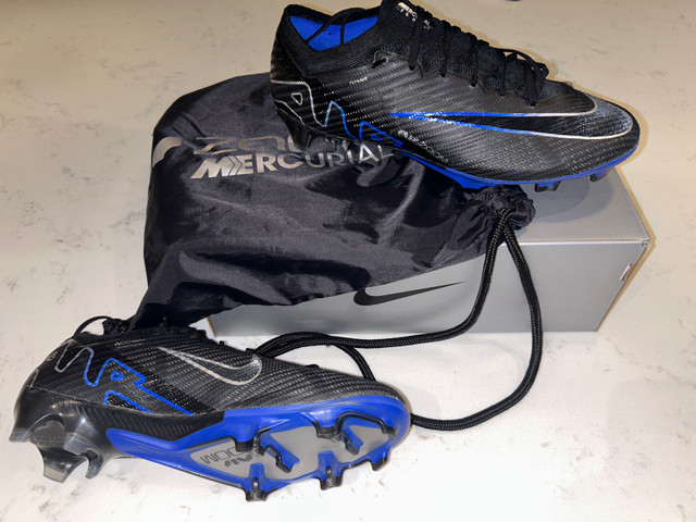 Size 9 Mens - Nike Zoom Mercurial Vapor 15 Elite FG (Black/Blue) in Soccer in Markham / York Region - Image 2