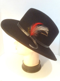#35 American Sportsman Feather Black wool Hat L