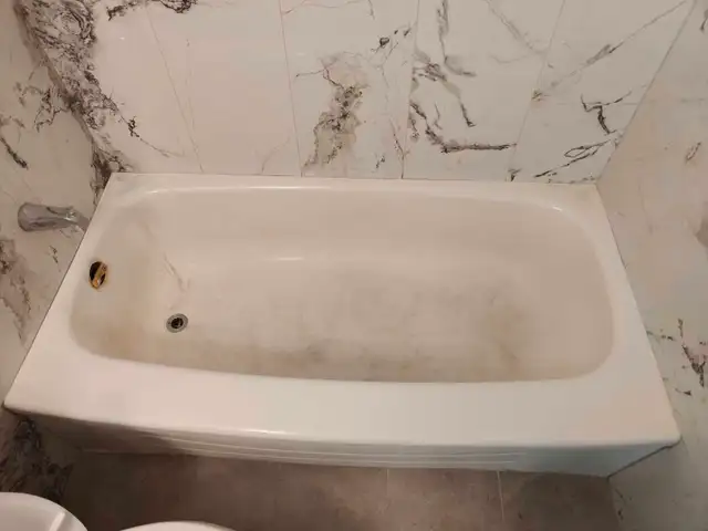 Bathtub reglazing 250$