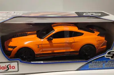 Mint and sealed in box. 2020 Mustang Shelby GT500 (CFTP) 1:18 scale diecast model. Pls contact for p...