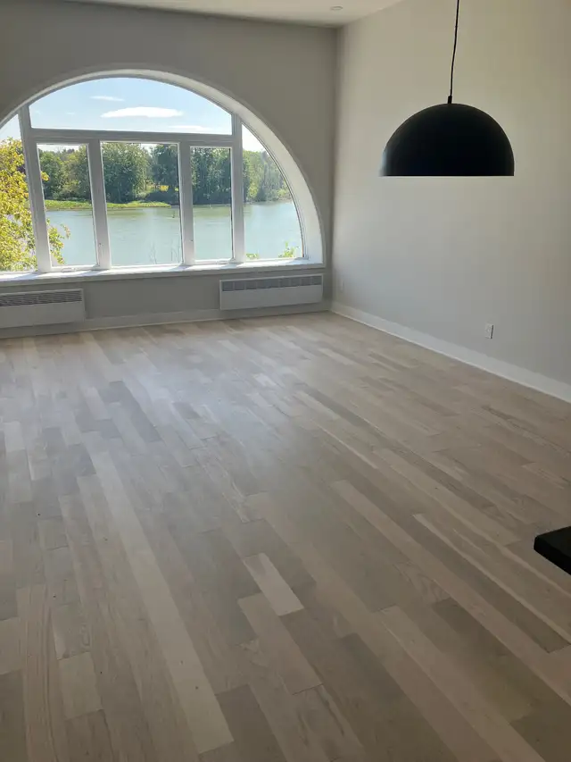 Wow wow wow plancher bois franc canadien in Other in Longueuil / South Shore - Image 4