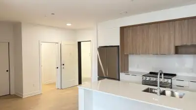 ✨ CONDO NEUF HAUT DE GAMME | 964 pi² | STATIONNEMENTS INTÉRIEURS | GYM • PISCINE • TERRASSE SUR LE T...