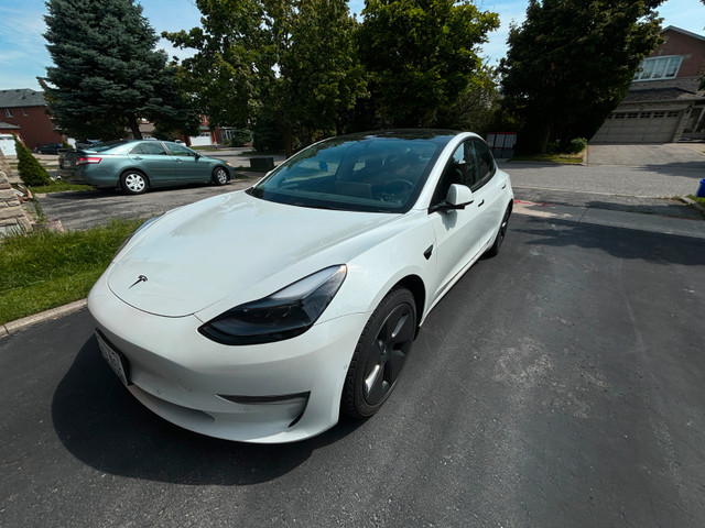 Late 2021 Tesla Model 3 Standard Range Plus, only 49,200km in Cars & Trucks in Markham / York Region