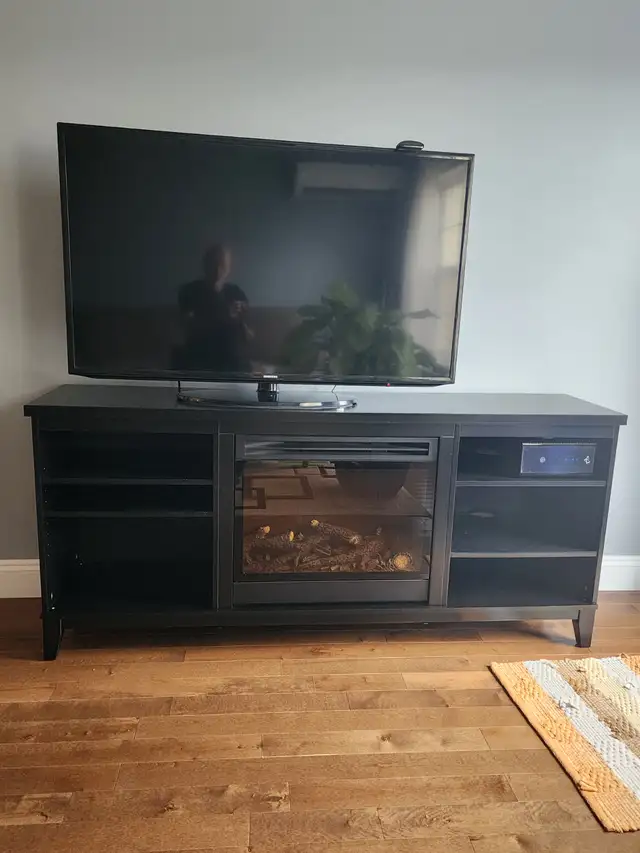 ELECTRIC FIREPLACE