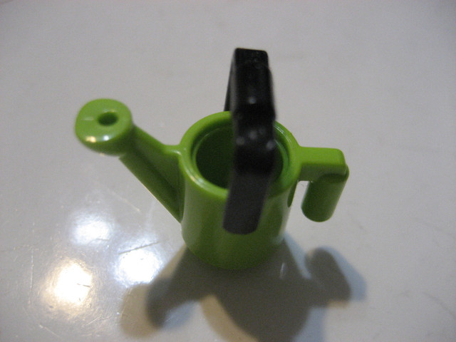 Lego Minifigure Watering Can Accessory Garden Utensil Farm City in Toys & Games in City of Toronto - Image 2