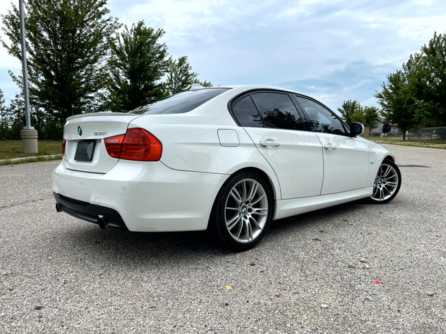2011 BMW 335i M-Sport Manual RWD in Cars & Trucks in Chatham-Kent - Image 3