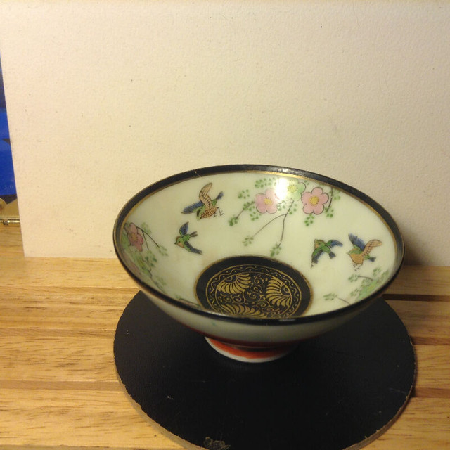 Antiques Oriental  Asian Small bowl in Arts & Collectibles in Vancouver - Image 3