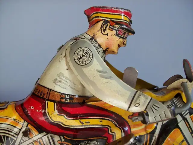 2 TIN MOTORCYCLES ~ WIND UP ~ KEY OPERATED INCLUDING 1 MARX TOYS in Other in Winnipeg - Image 6