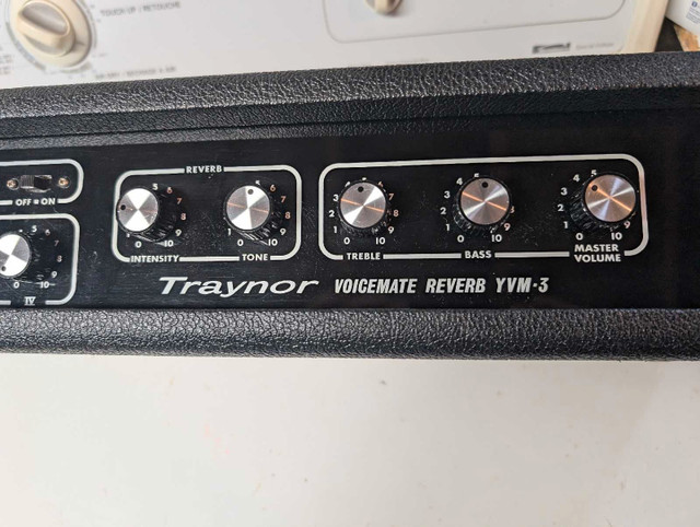 Traynor 4 Channel PA Head  in Pro Audio & Recording Equipment in Vernon - Image 2