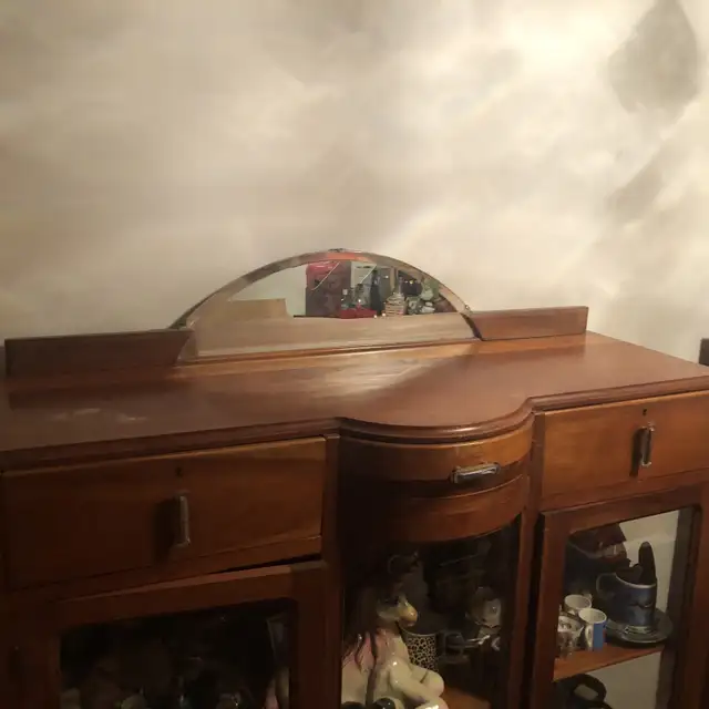 Antique 40s Mahogany Brown-Cognac Glass Display Cabinet Hutch in Hutches & Display Cabinets in City of Toronto - Image 8