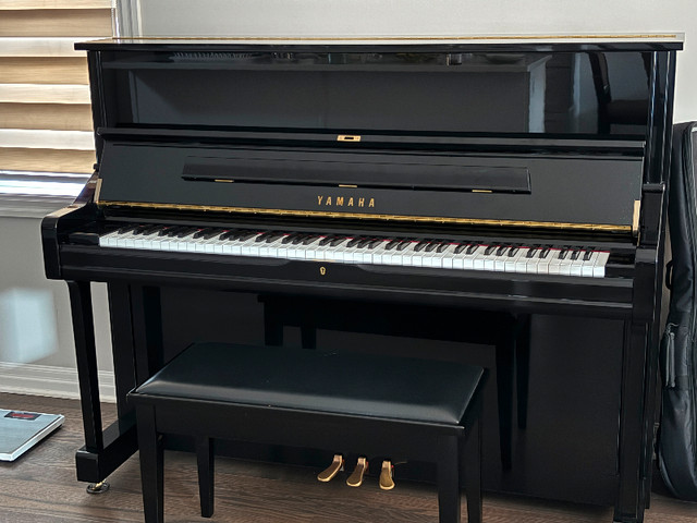 Used U1 Yamaha Upright Piano; like new in Pianos & Keyboards in Ottawa