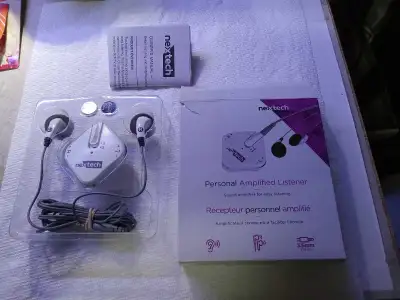 Nexxtech (Radio Shack) Personal Amplifier picks up sound and amplifies , left and right volume contr...