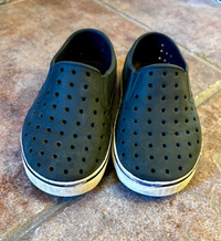Toddler crock-like shoes 