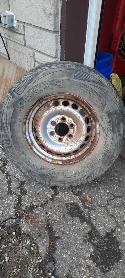 16 inch rims for a 2007-2017 Mercedes, Dodge, Freightliner Sprinter 1 rim is perfectly straight but...